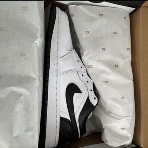 Jordan Air 1 Low White and Black -NWT